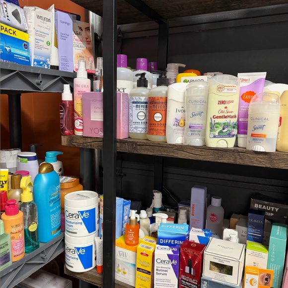 Saturday New Amazon Pallet Health, Makeup/Beauty - Picture 7 of 16